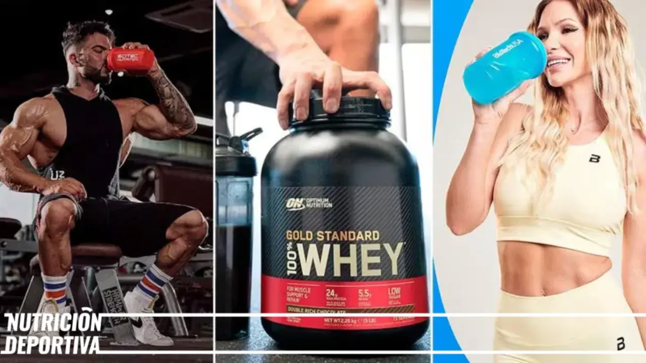 Hombres y mujeres consumiendo proteína antes o después de entrenar. Un hombre musculoso bebe de un shaker, un bote de proteína whey y una mujer bebe de un shaker azul.