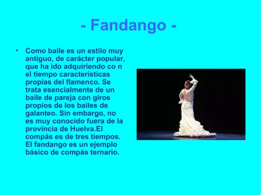 Bailarina de flamenco con vestido blanco, moviendo los brazos al ritmo de las bulerías.