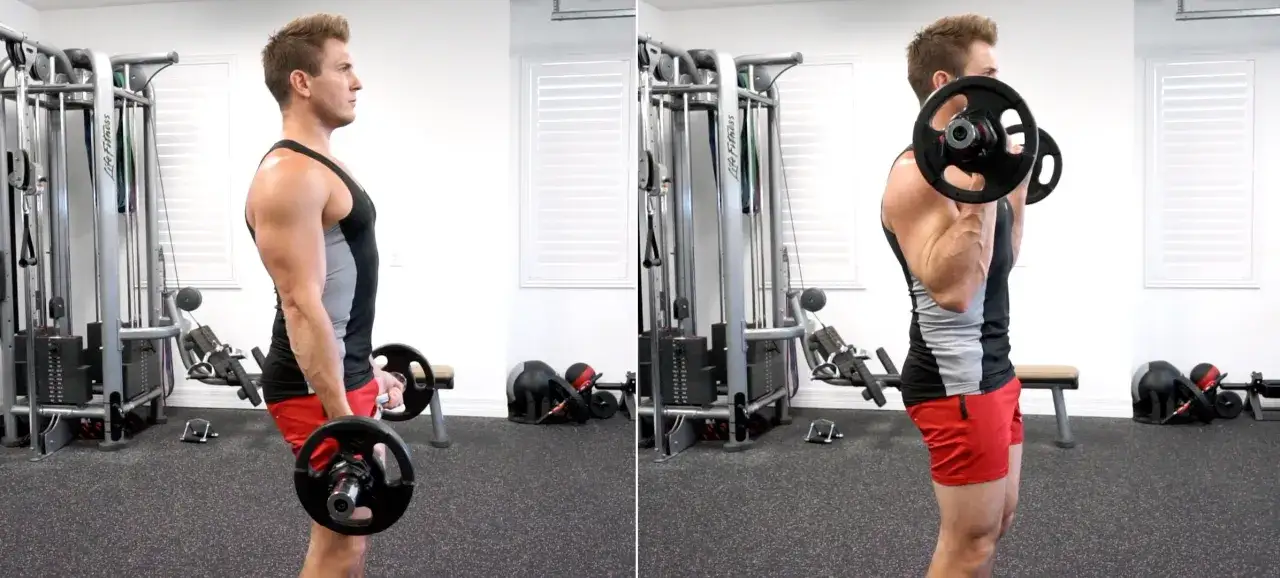 Hombre realizando un curl con barra para entrenar b&iacute;ceps. Muestra la posici&oacute;n inicial y la fase de contracci&oacute;n del ejercicio.